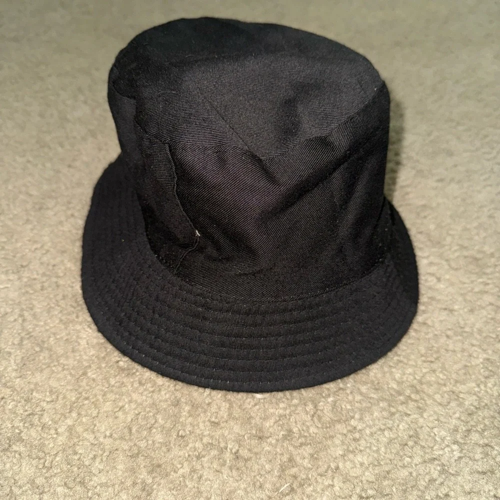 Tie-Dye Butterfly/Black Bucket Hat - Yellow/Black REVERSIBLE